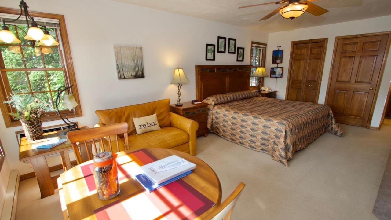Baileys Harbor Yacht Club Resort Exteriör bild